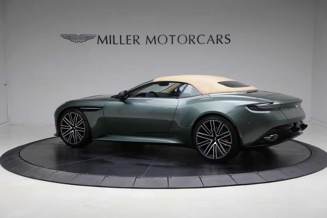 2025 Aston Martin DB12