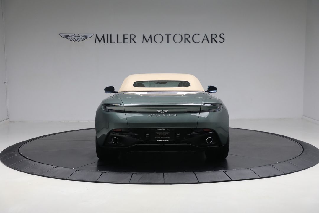 2025 Aston Martin DB12