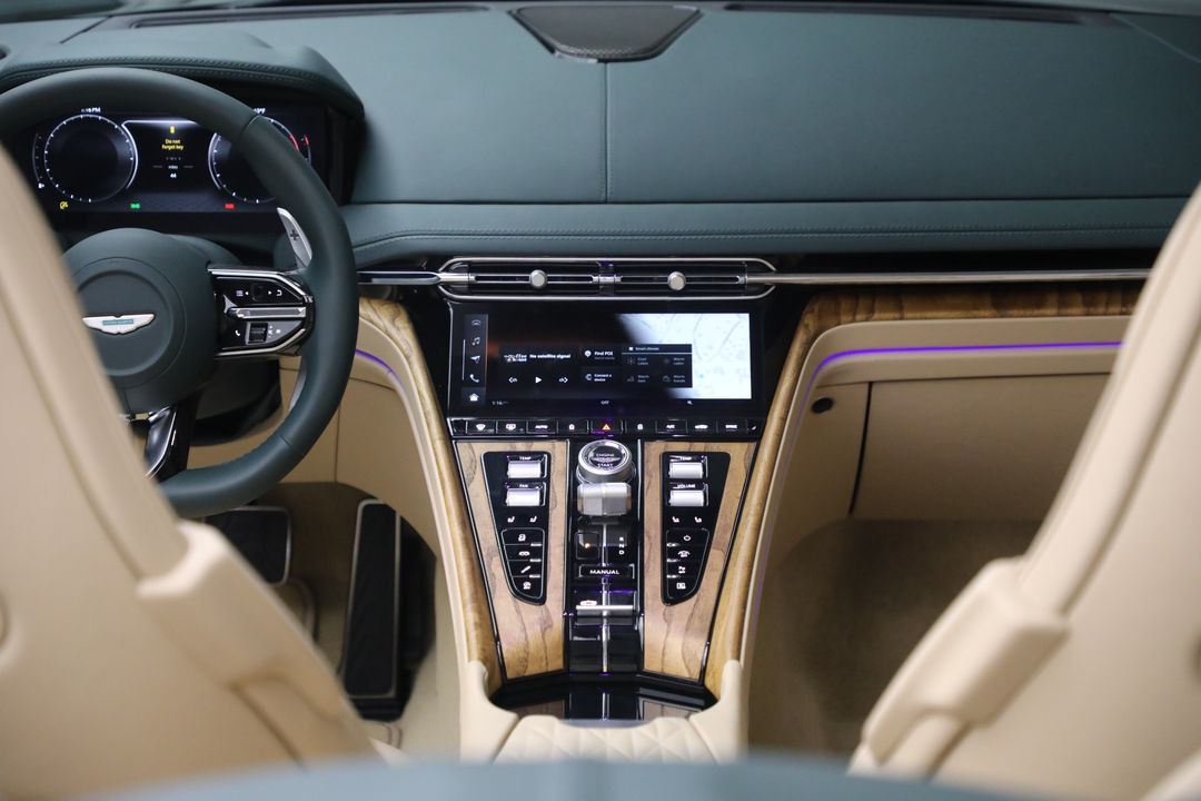 2025 Aston Martin DB12