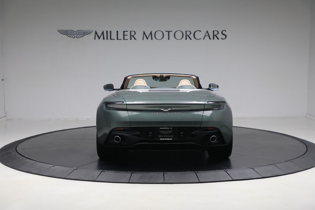 2025 Aston Martin DB12