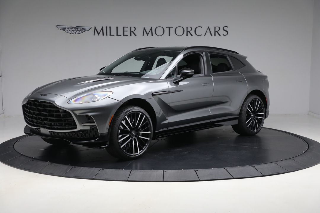 2025 Aston Martin DBX