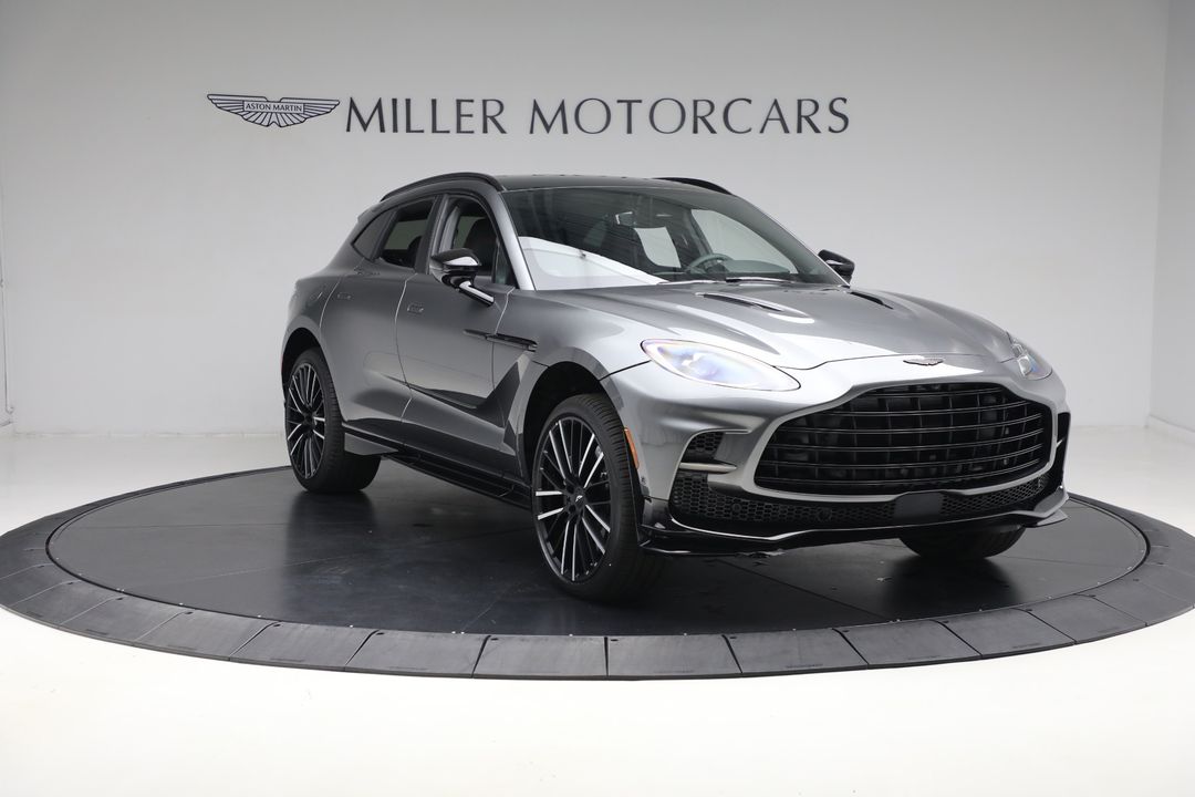 2025 Aston Martin DBX