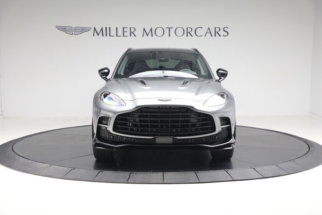 2025 Aston Martin DBX