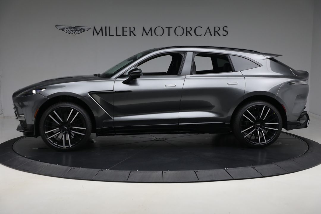 2025 Aston Martin DBX