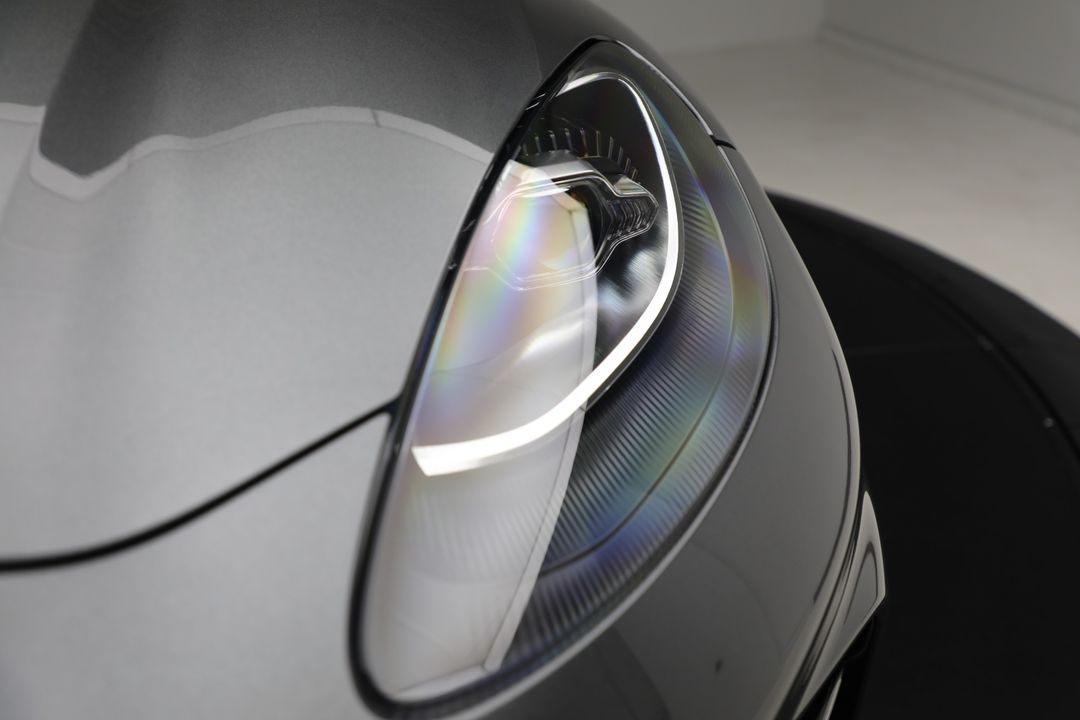 2025 Aston Martin DBX