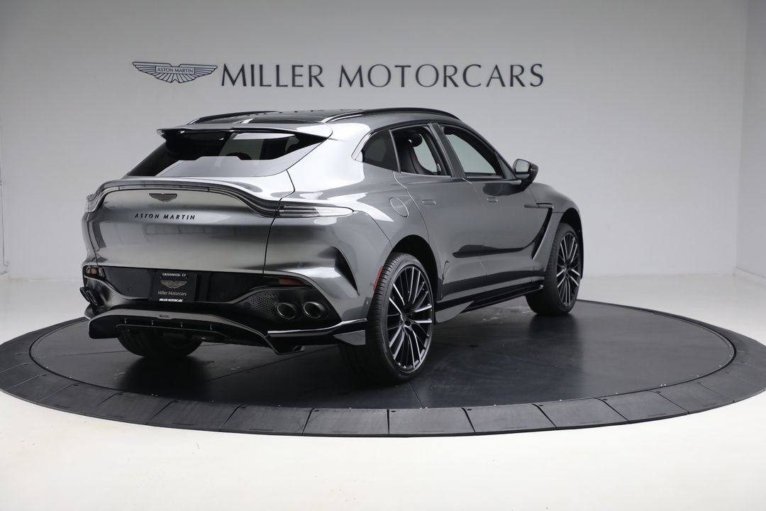 2025 Aston Martin DBX