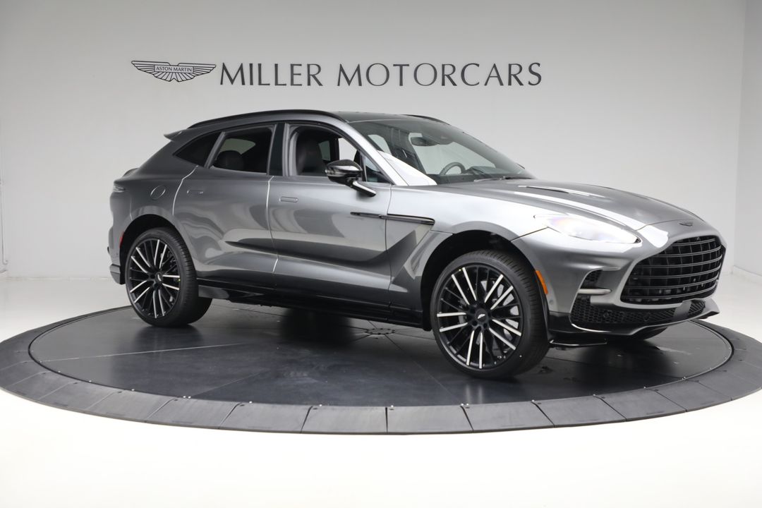 2025 Aston Martin DBX