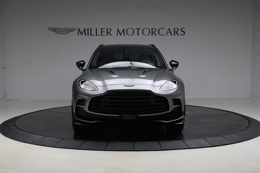 2025 Aston Martin DBX
