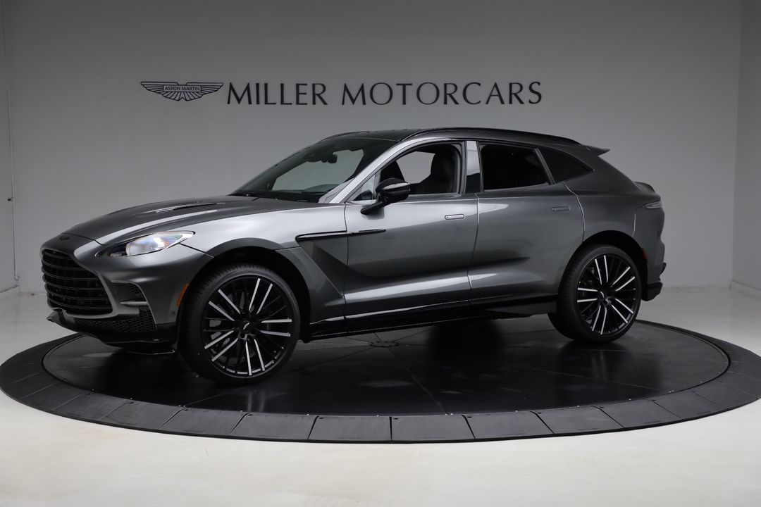 2025 Aston Martin DBX