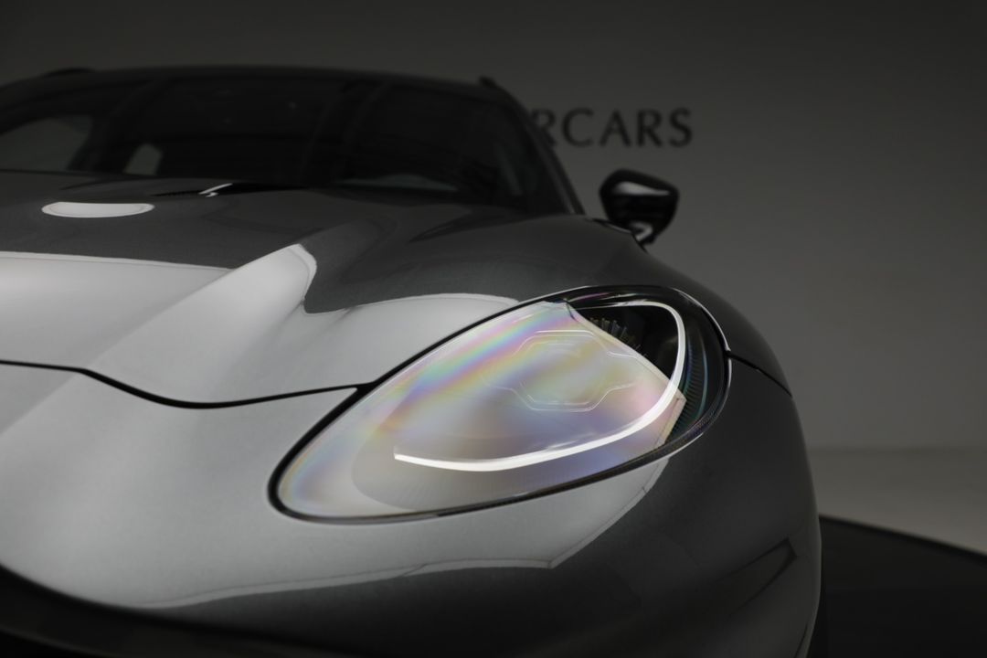 2025 Aston Martin DBX