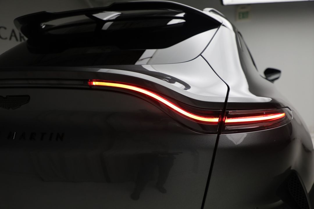 2025 Aston Martin DBX