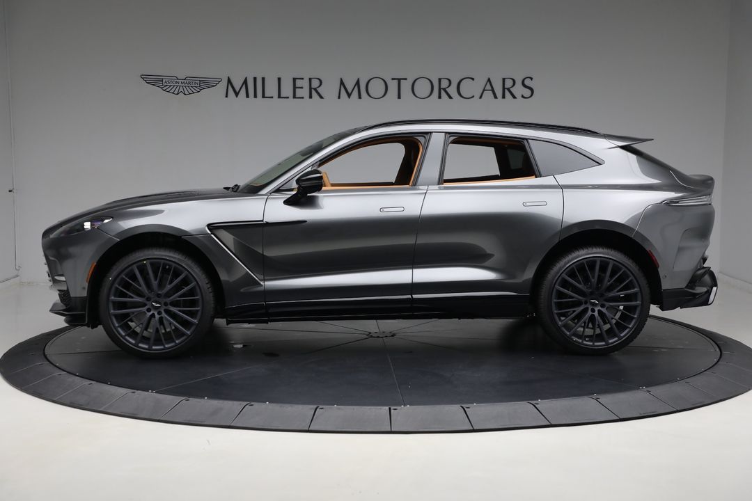 2025 Aston Martin DBX