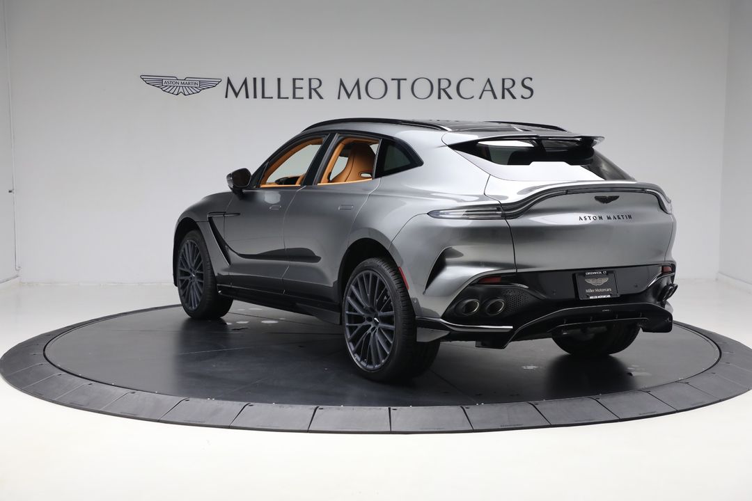 2025 Aston Martin DBX