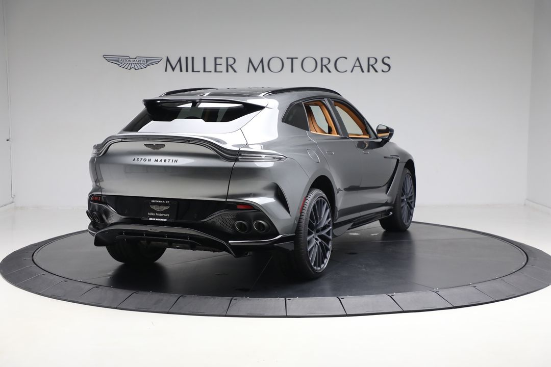 2025 Aston Martin DBX