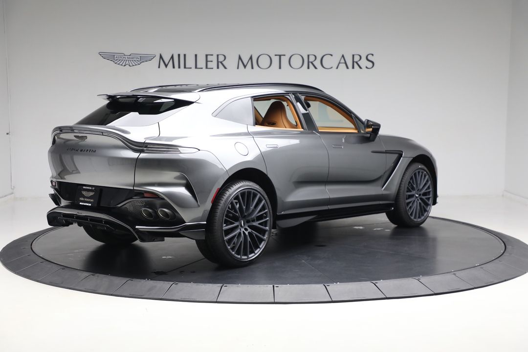 2025 Aston Martin DBX