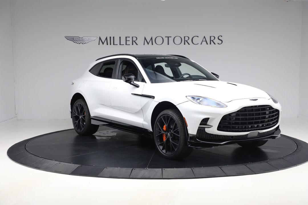 2025 Aston Martin DBX