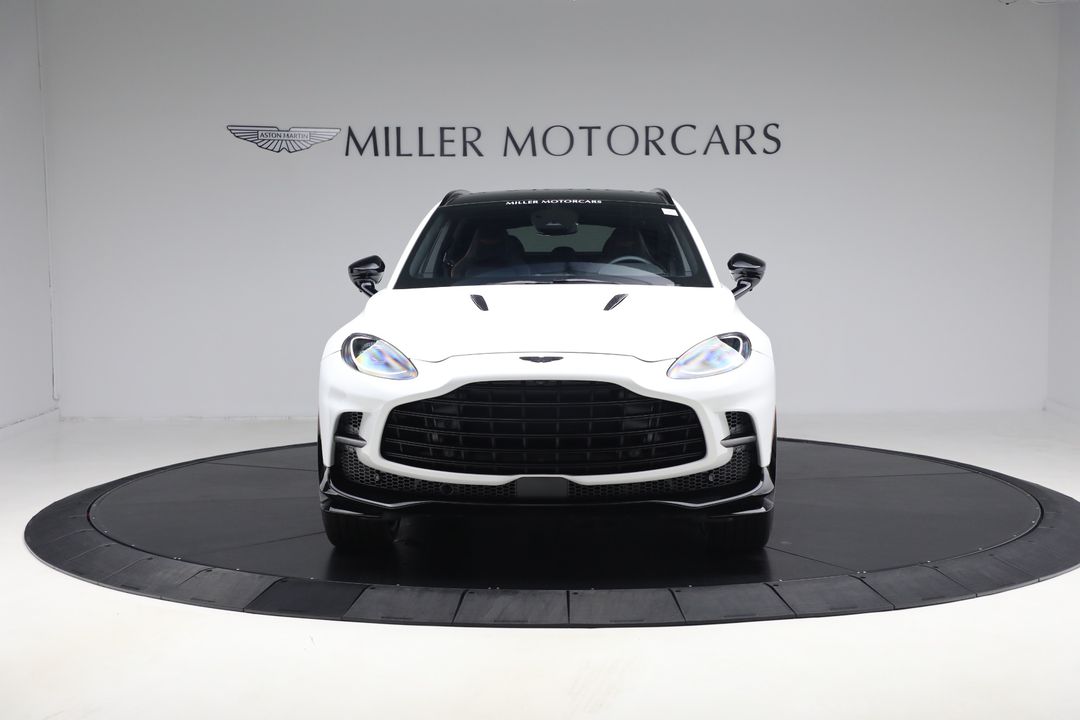 2025 Aston Martin DBX