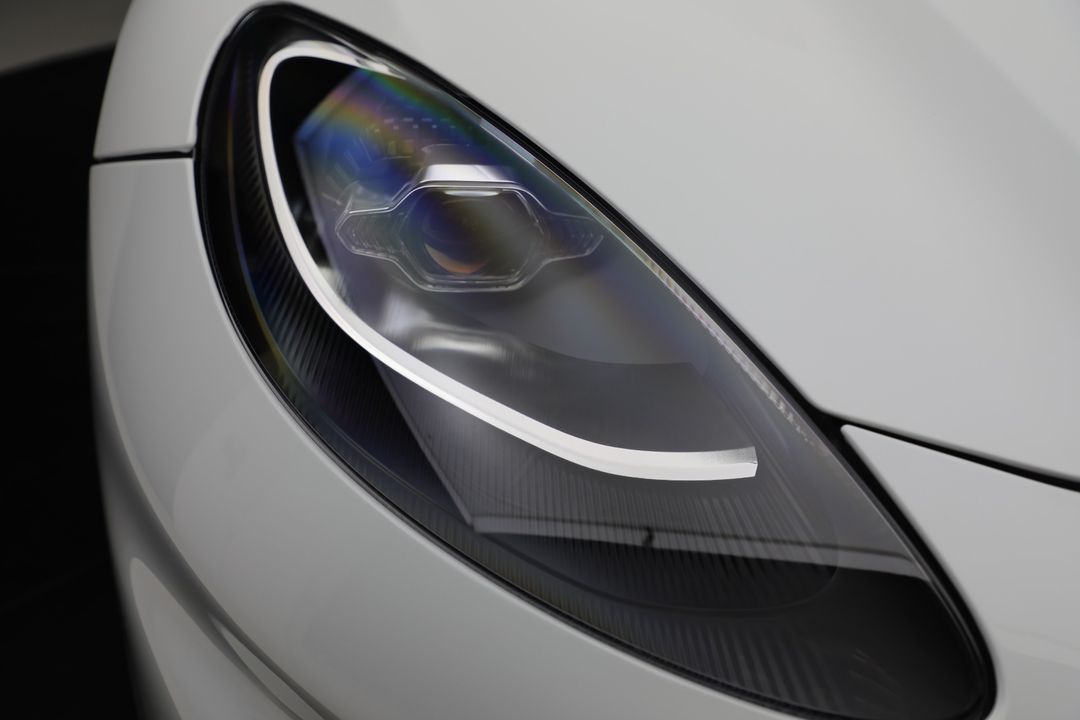 2025 Aston Martin DBX