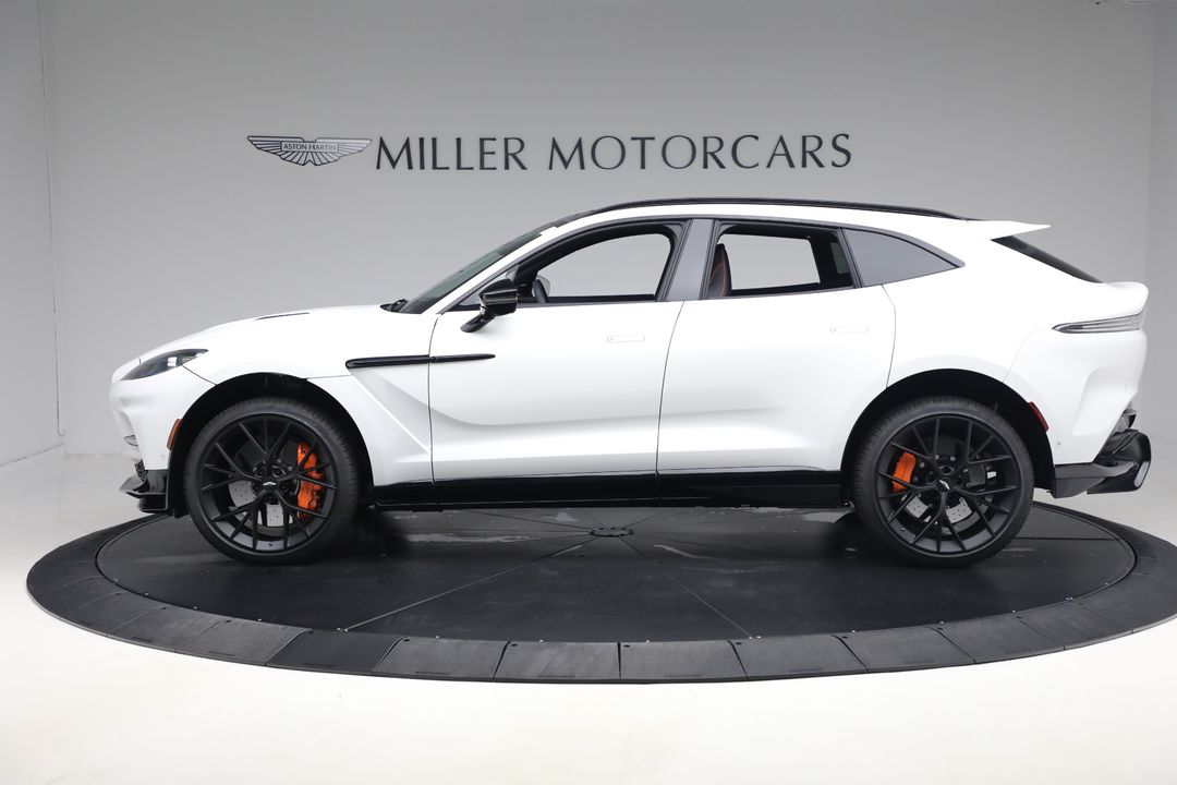 2025 Aston Martin DBX
