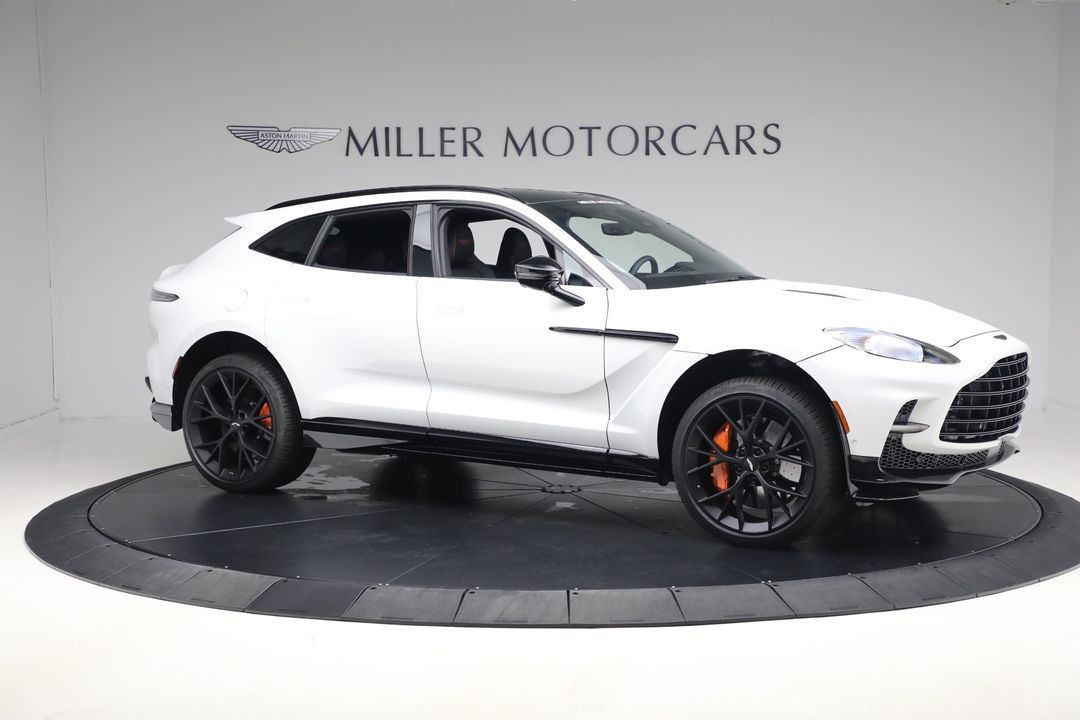 2025 Aston Martin DBX