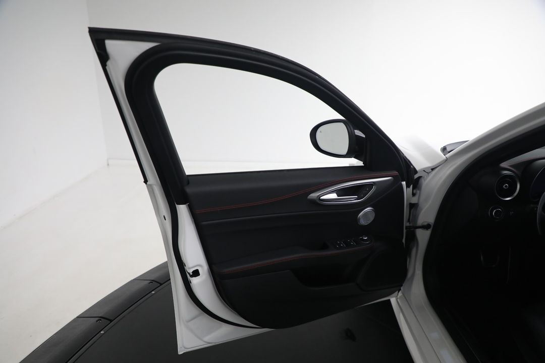 2025 Alfa Romeo Giulia