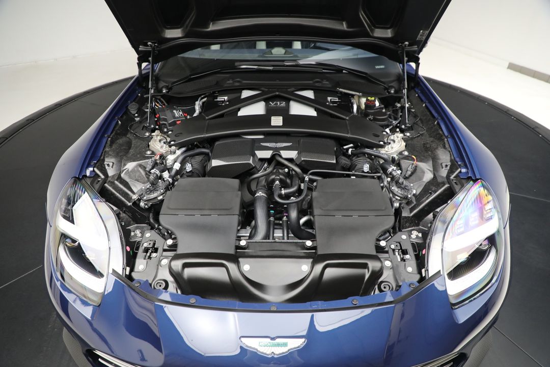 2025 Aston Martin Vanquish
