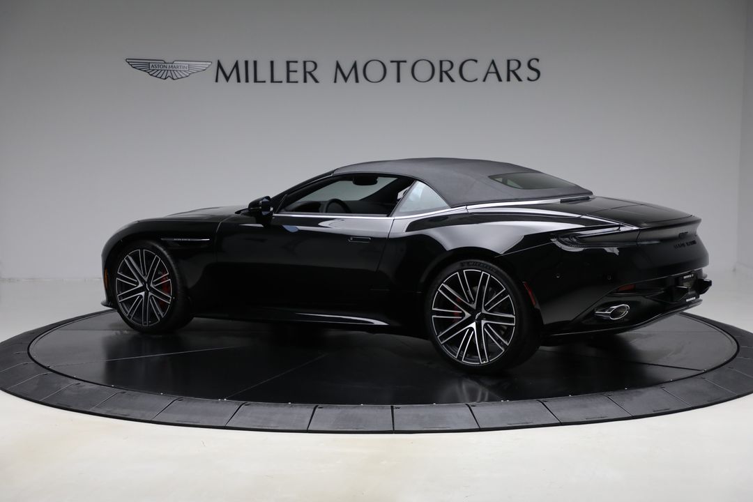 2025 Aston Martin DB12