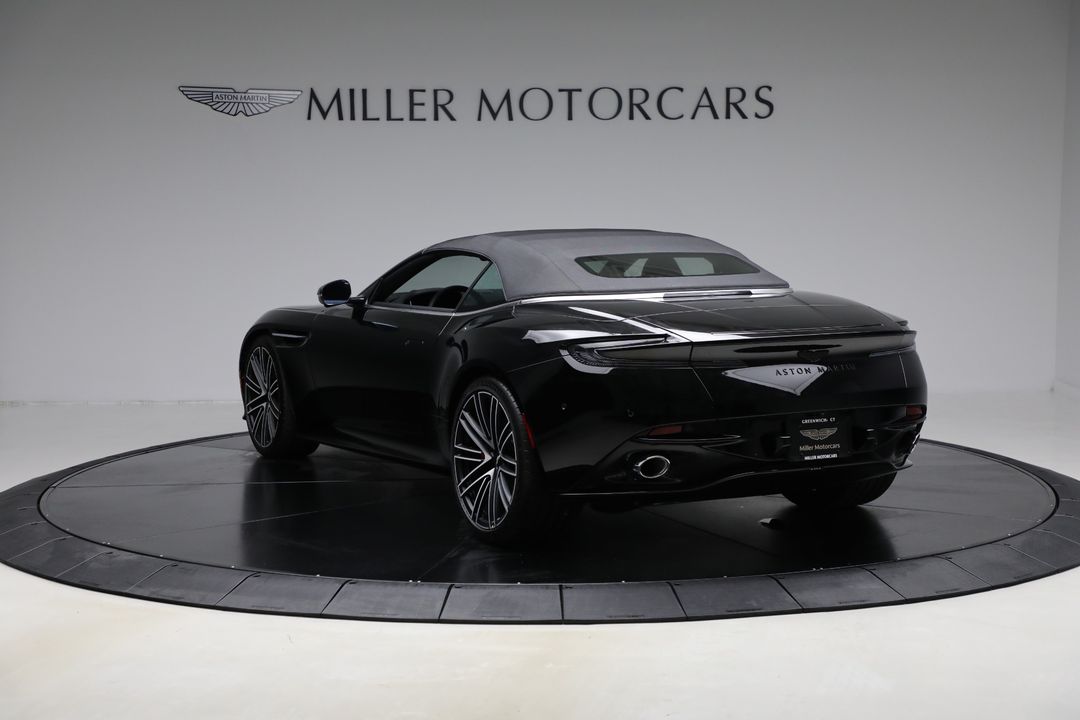 2025 Aston Martin DB12