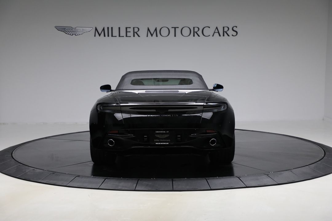 2025 Aston Martin DB12