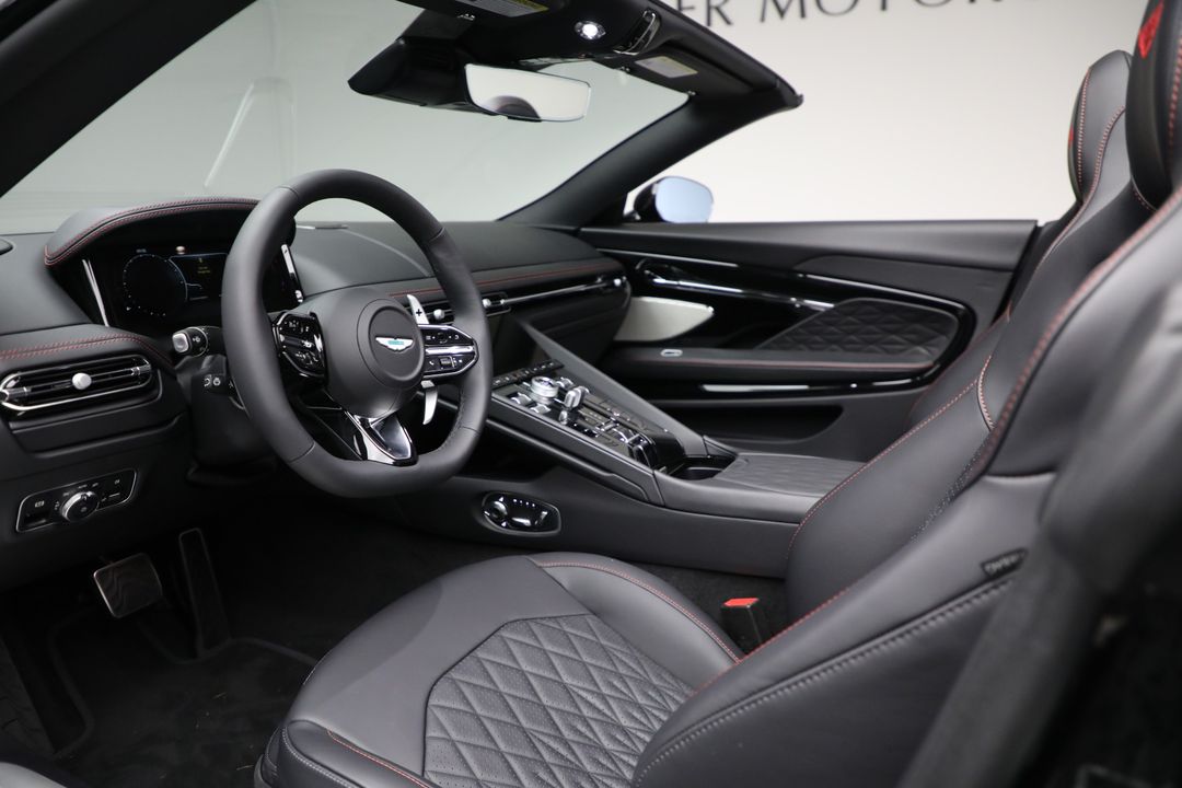 2025 Aston Martin DB12