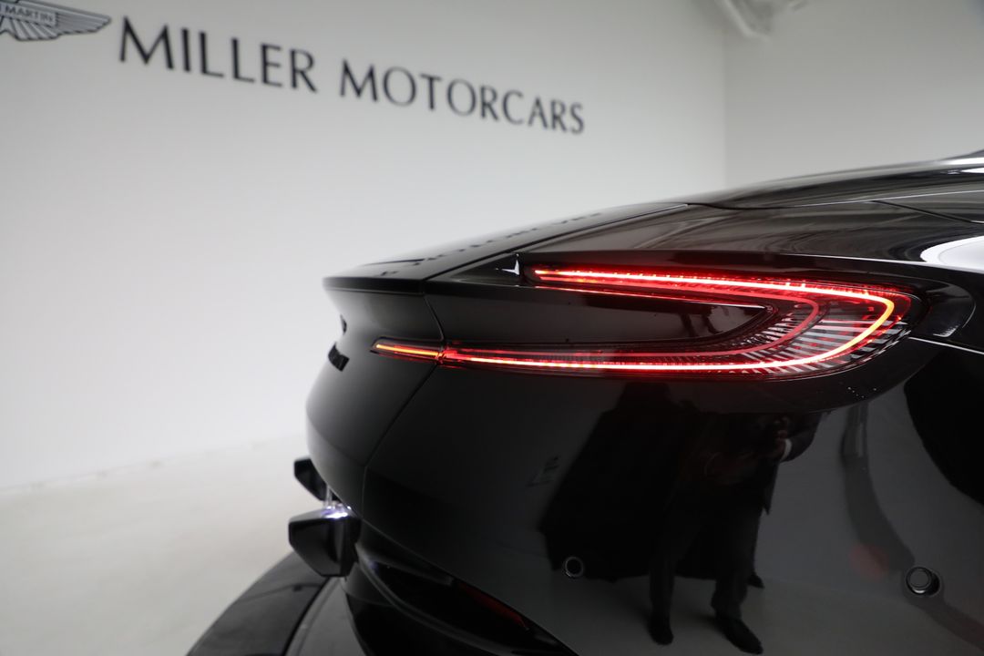 2025 Aston Martin DB12