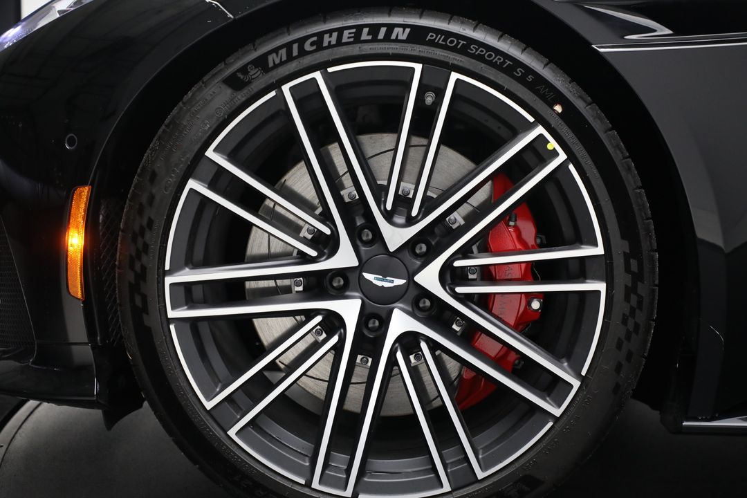 2025 Aston Martin DB12