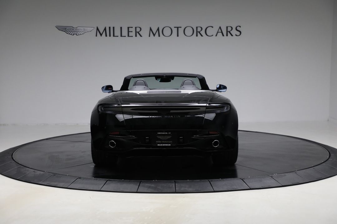 2025 Aston Martin DB12