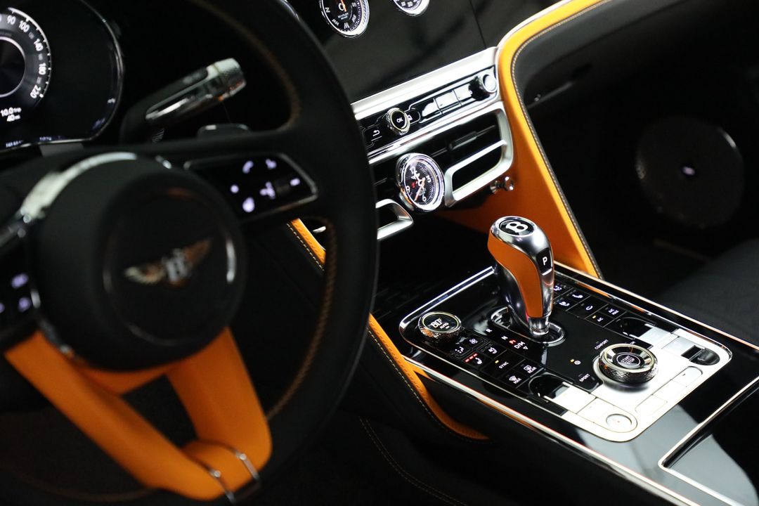 2025 Bentley Flying Spur