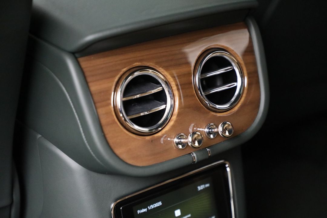 2025 Bentley Bentayga