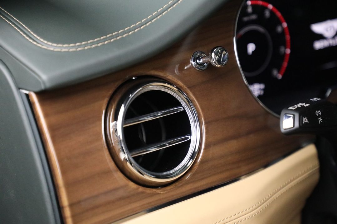 2025 Bentley Bentayga