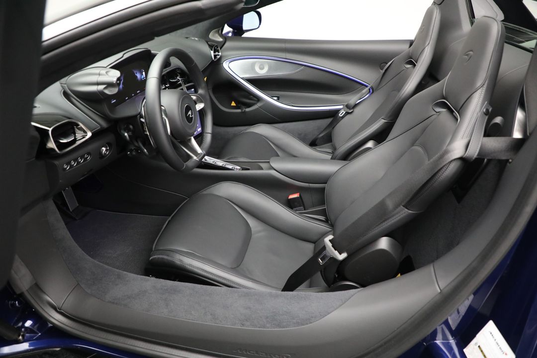 2025 McLaren Artura Spider