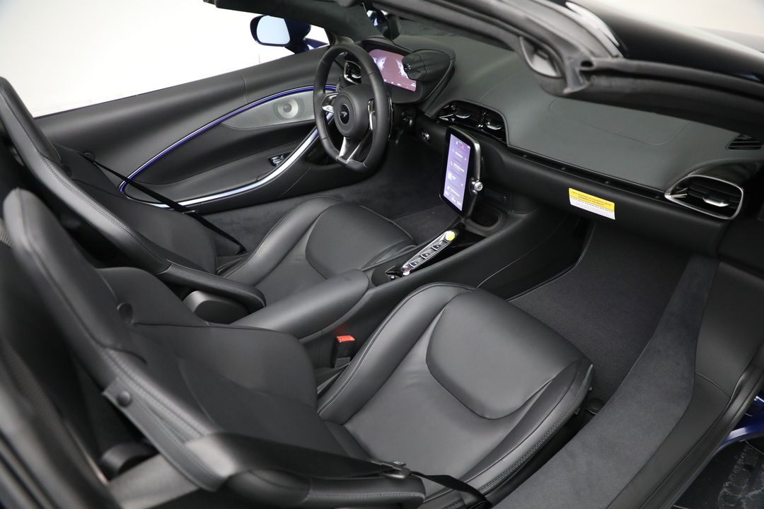 2025 McLaren Artura Spider