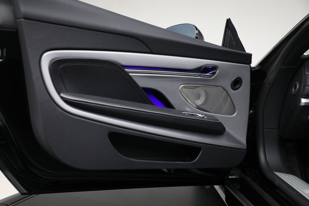 2025 Aston Martin Vanquish