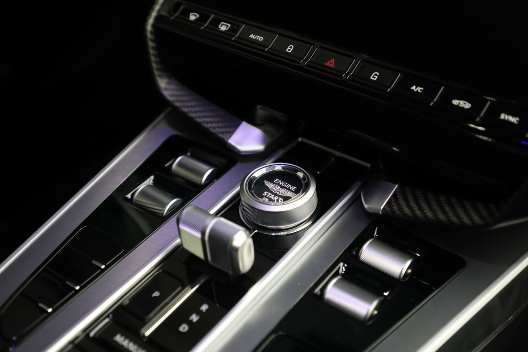 2025 Aston Martin Vanquish