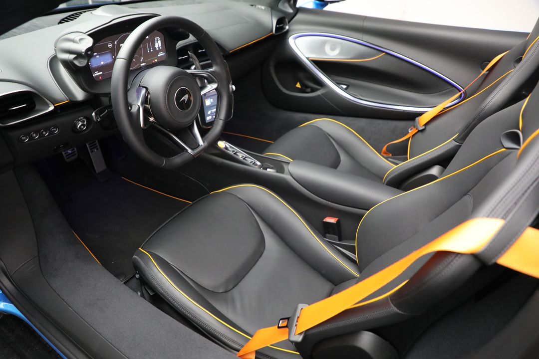 2025 McLaren Artura Spider