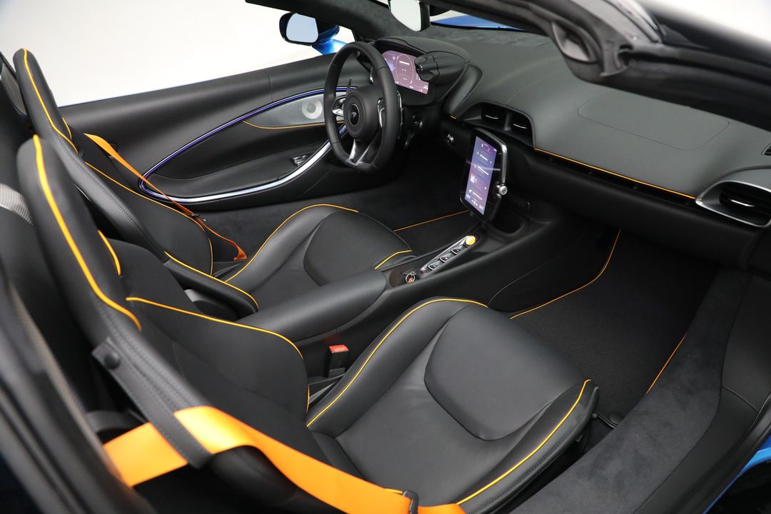 2025 McLaren Artura Spider