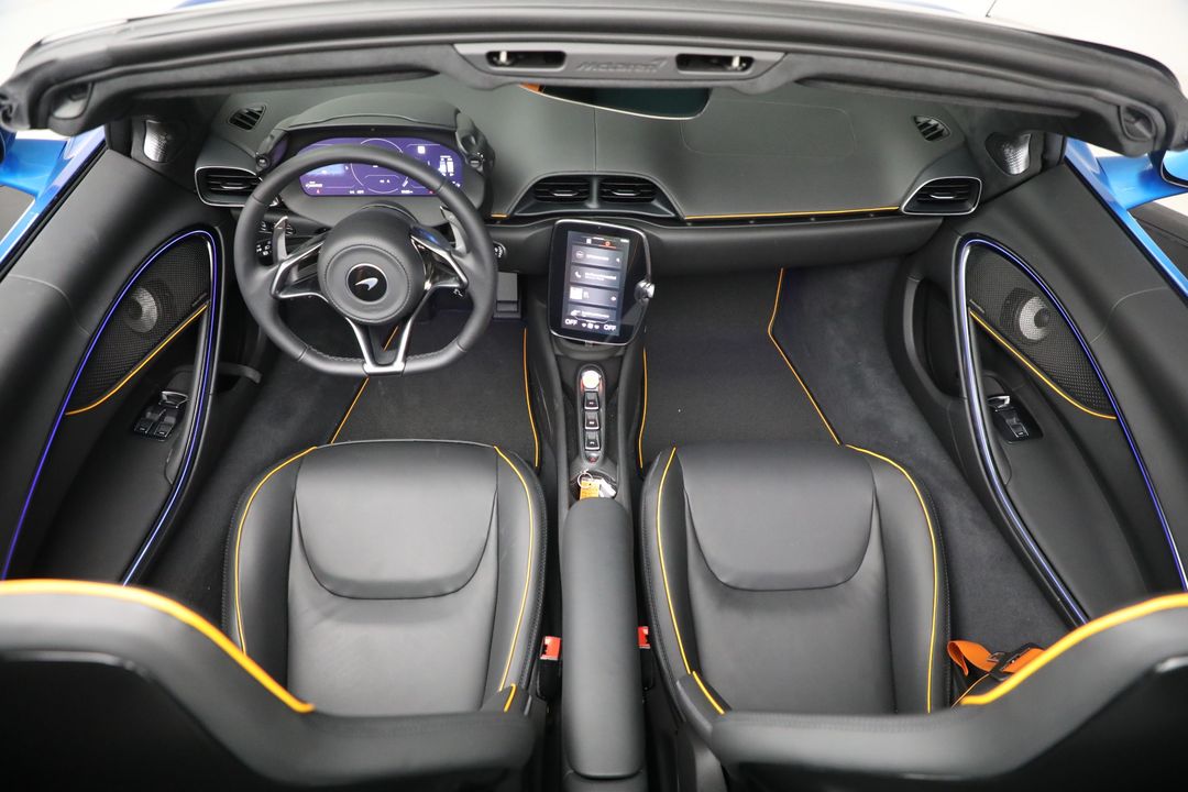 2025 McLaren Artura Spider