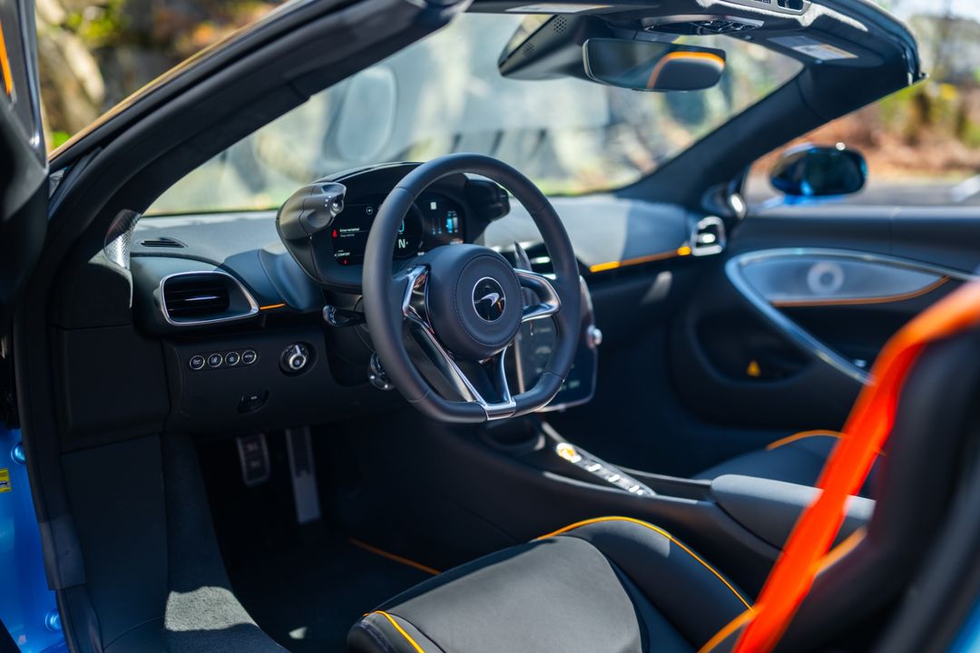 2025 McLaren Artura Spider