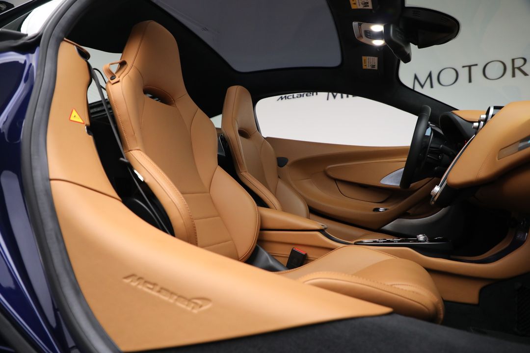 2023 McLaren GT