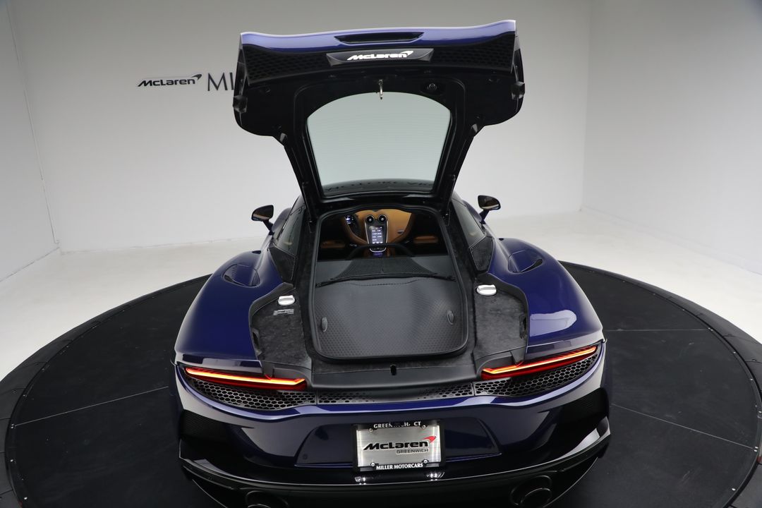 2023 McLaren GT