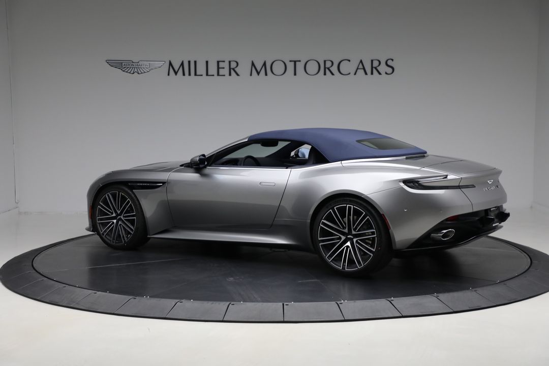 2025 Aston Martin DB12