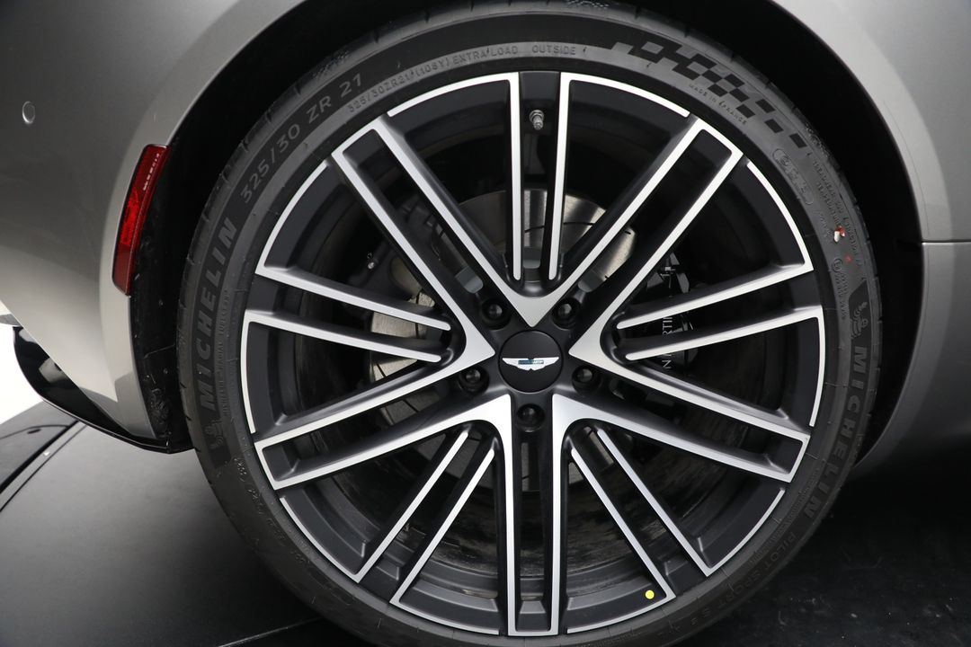 2025 Aston Martin DB12