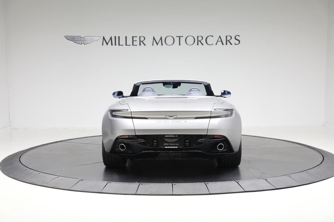 2025 Aston Martin DB12