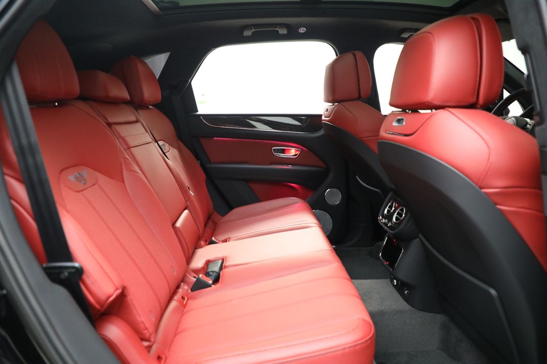 2025 Bentley Bentayga